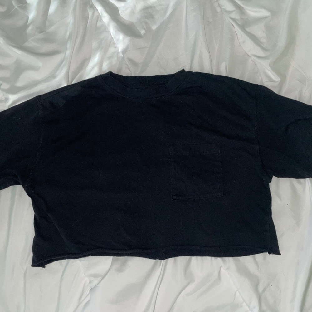 Flirtitude black cropped tee